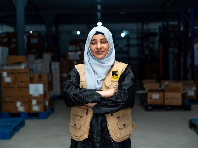 이나스 라드만 (49), 아덴