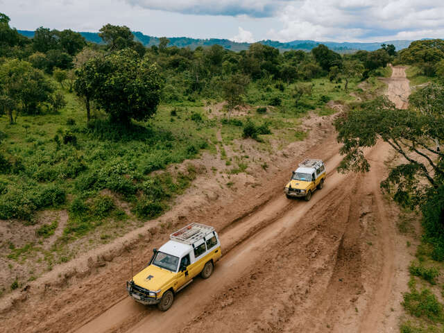 RESCUE:s bilar på väg till staden Kalemie i Kongo-Kinshasa