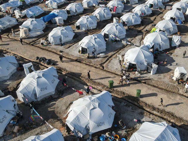 Flera tält i ett grekiskt flyktingläger. RESCUE gav tidigt stöd för att hjälpa flyktingar som anlände till Grekland 2015.