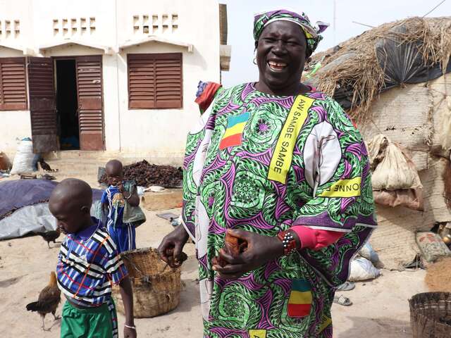 Daddo Konta, displaced by violence, has been living in a temporary settlement for four years. Support from IRC and EU donors helps her family access clean water and health care.