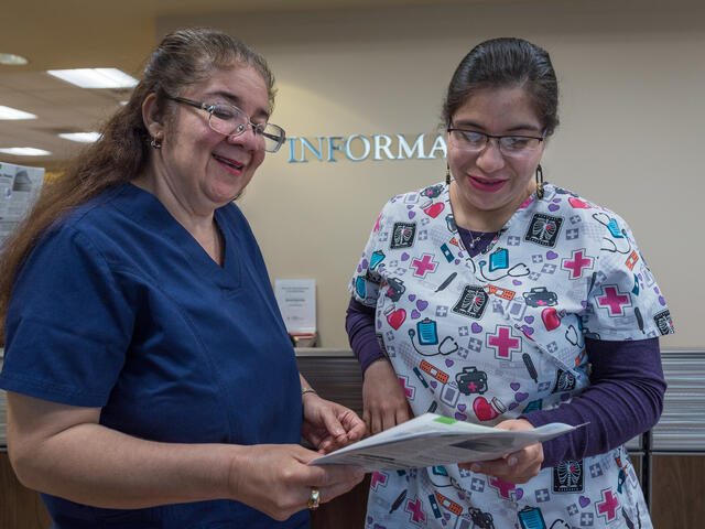 Salvadoran mom and daughter in San Jose