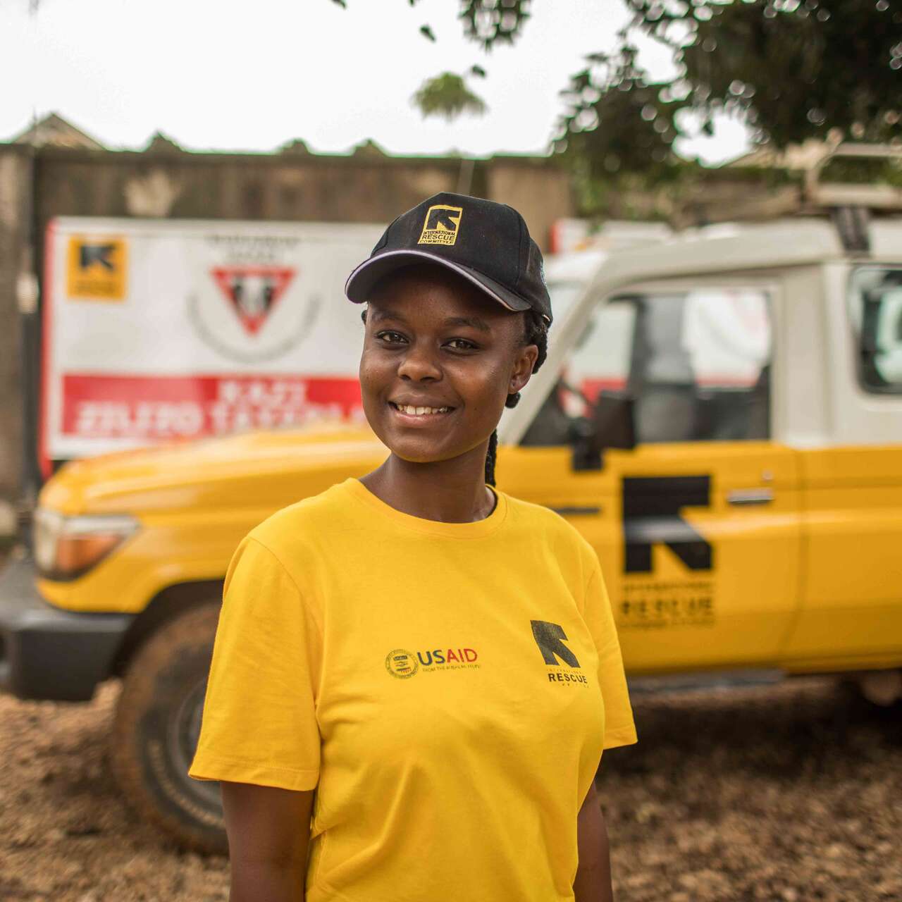 Cristelle Zaninka Chirimpuhwe vor dem IRC-Büro in Benin. Sie ist als Managerin im Bereich Schutz und Selbstbestimmung von Frauen am Ebola-EInsatz von IRC in der Demokratischen Republik Kongo im Einsatz.