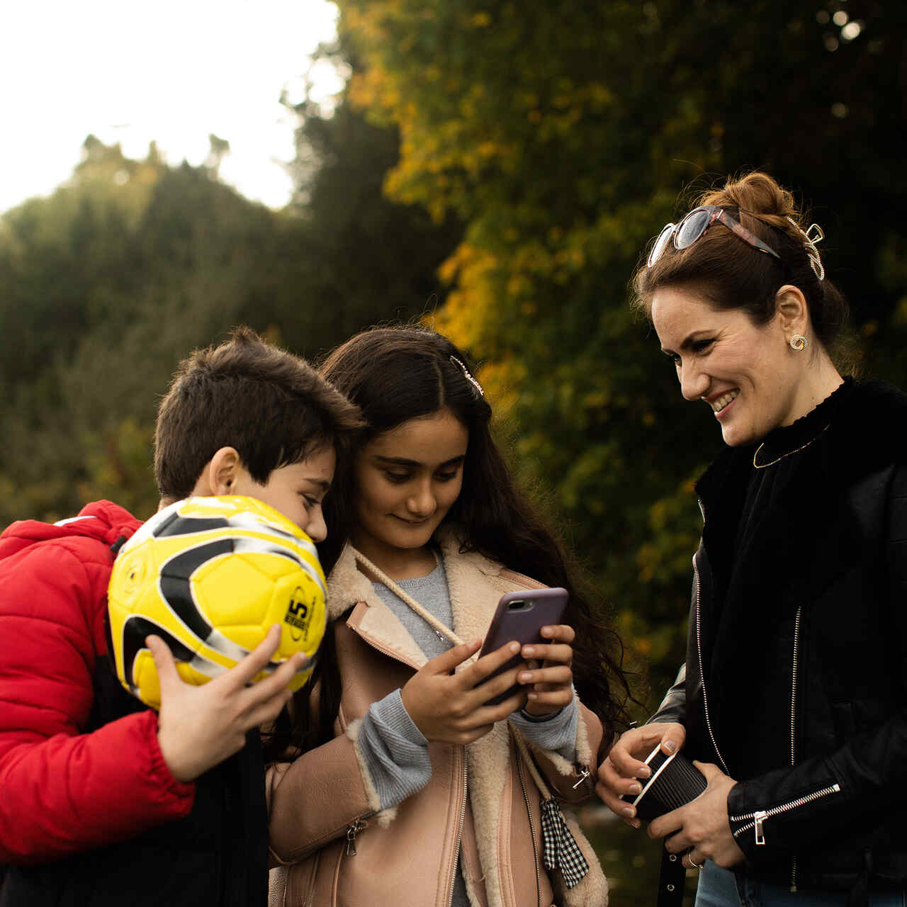 IRC UK client Zahra and her children