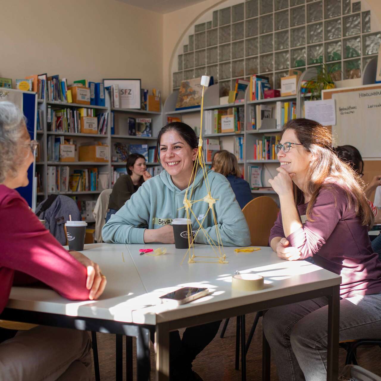 Pädagogische Fachkräfte bei einem Workshop in Berlin