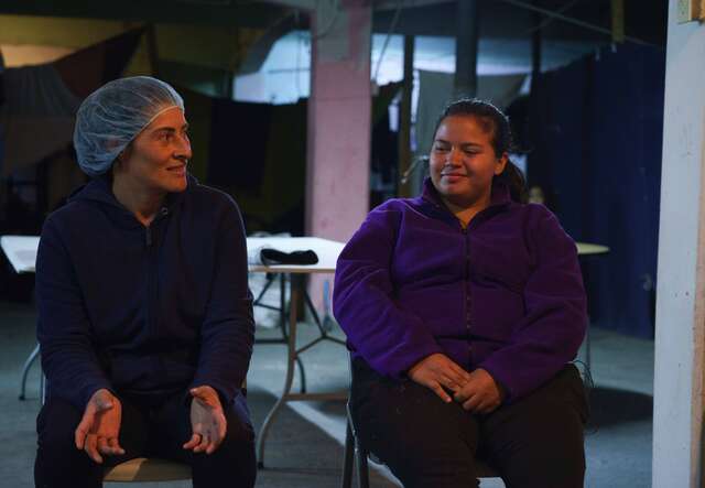 Sara and Natalia share thoughts during the EU-funded women’s group session run by IRC.