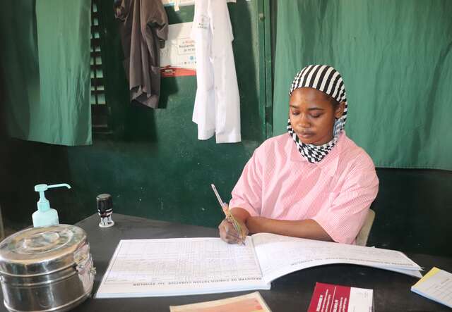 Tula Niono, a midwife at the community health centre in Koubi, has been caring for pregnant women from the town and the nearby villages for the past three years. 